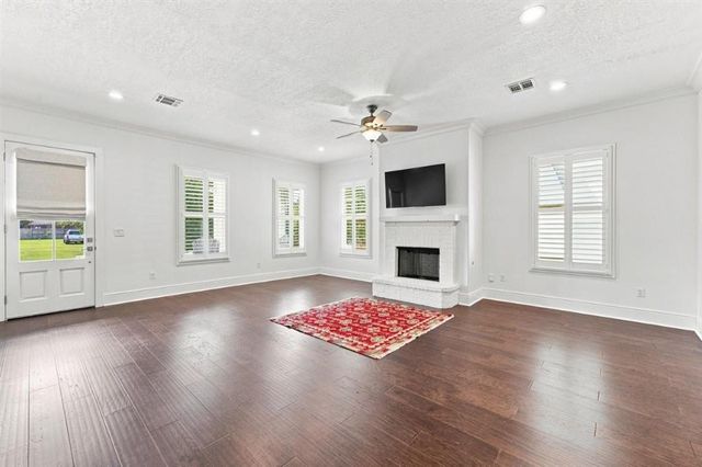 2030 St Joseph Avenue, Lake Charles, LA 70601