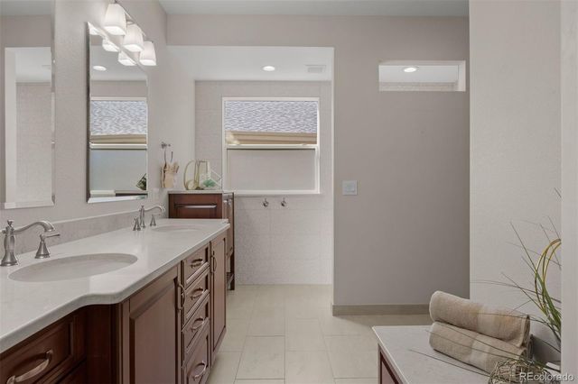 7694 S Addison Way, Aurora, CO 80016