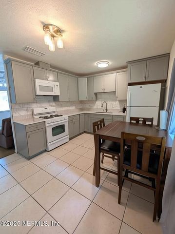 512 N 18TH Street, Palatka, FL 32177