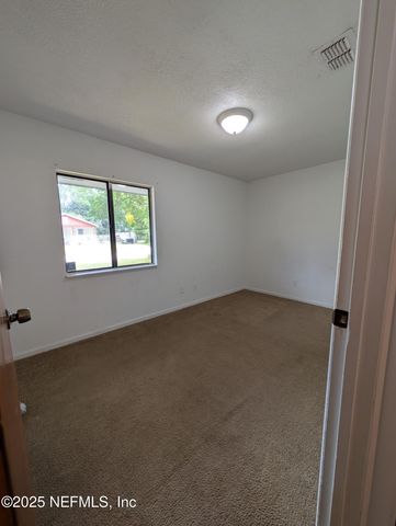 512 N 18TH Street, Palatka, FL 32177
