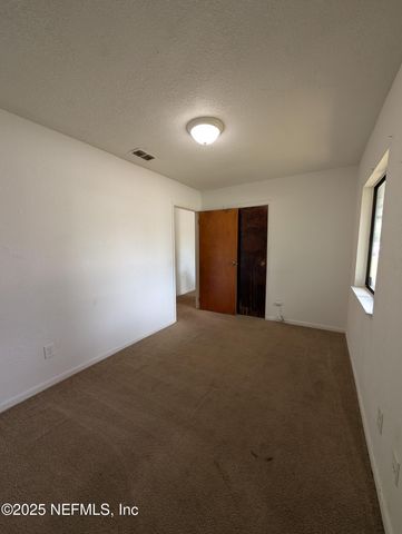 512 N 18TH Street, Palatka, FL 32177