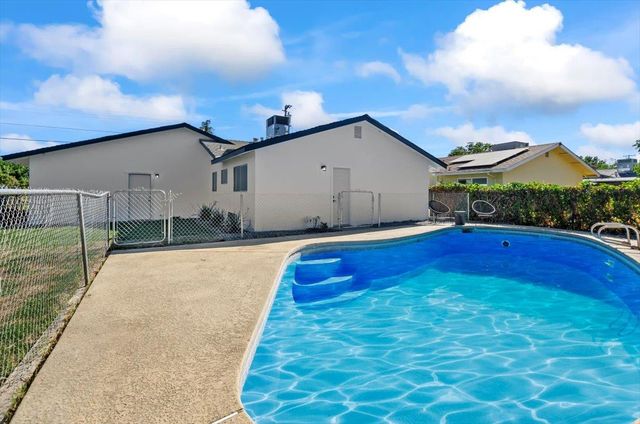 4317 Twain Dr, Olivehurst, CA 95961