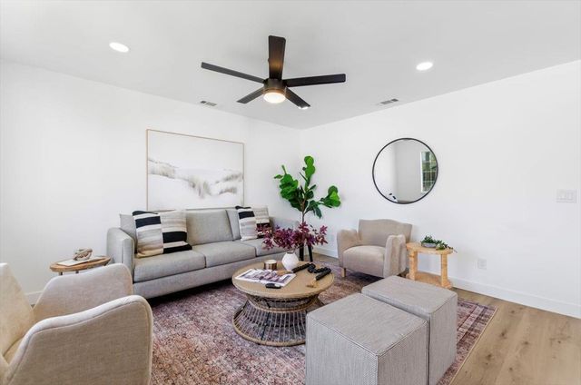 4317 Twain Dr, Olivehurst, CA 95961