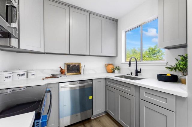 4317 Twain Dr, Olivehurst, CA 95961