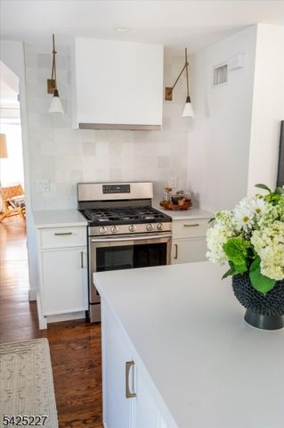 583 Highland Ave, Montclair Twp., NJ 07043