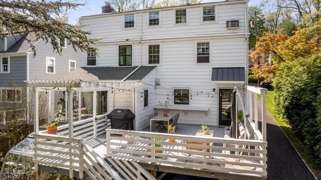 583 Highland Ave, Montclair Twp., NJ 07043