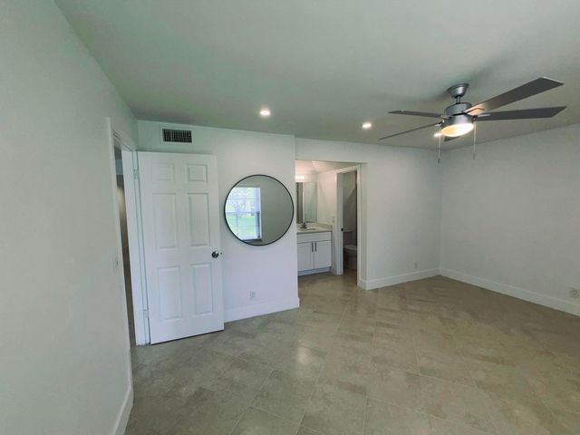 2900 Fiore Way, Delray Beach, FL 33445