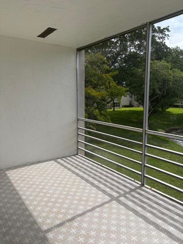 2900 Fiore Way, Delray Beach, FL 33445