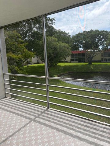 2900 Fiore Way, Delray Beach, FL 33445