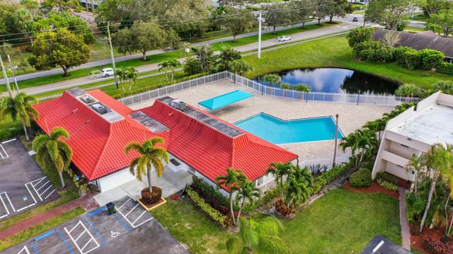 2900 Fiore Way, Delray Beach, FL 33445