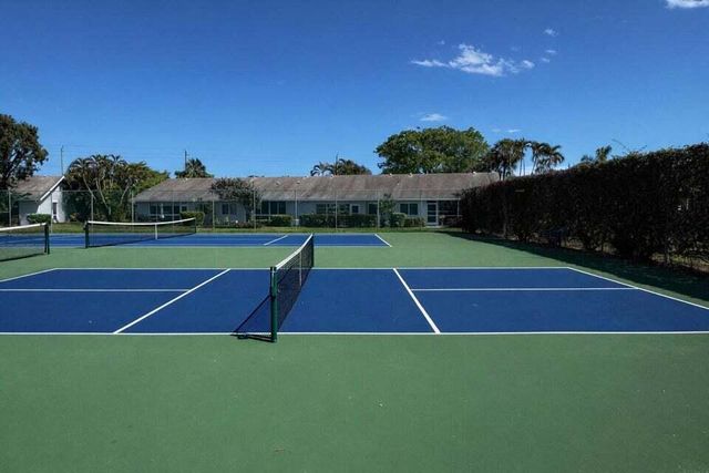 2900 Fiore Way, Delray Beach, FL 33445