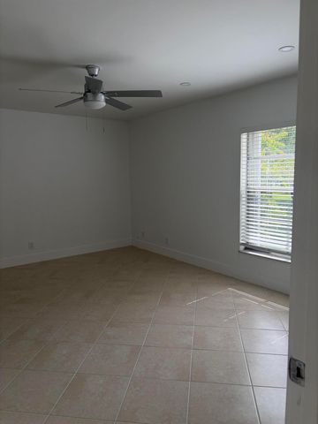 2900 Fiore Way, Delray Beach, FL 33445