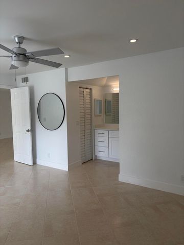 2900 Fiore Way, Delray Beach, FL 33445