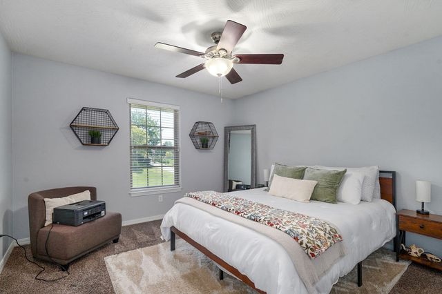 5390 S Oxynard Street, Springfield, MO 65810
