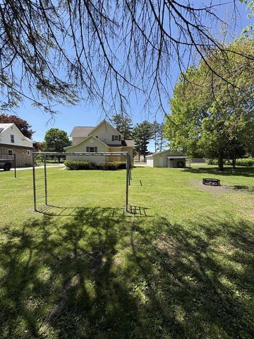 160 WASHBURN AVENUE, Oconto, WI 54153