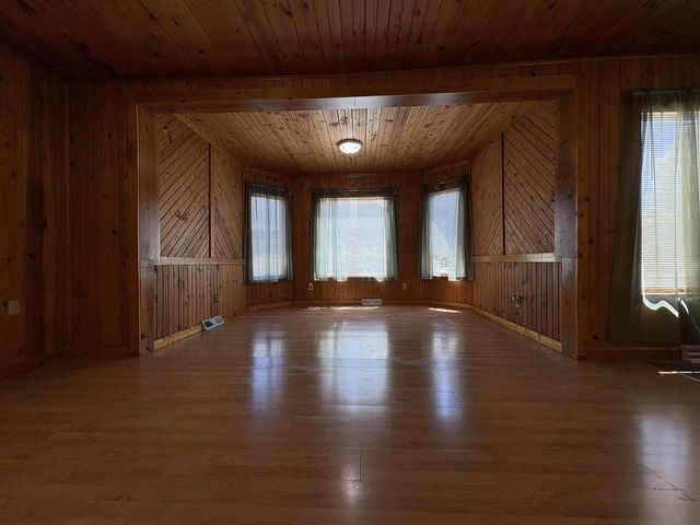160 WASHBURN AVENUE, Oconto, WI 54153