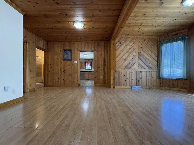 160 WASHBURN AVENUE, Oconto, WI 54153