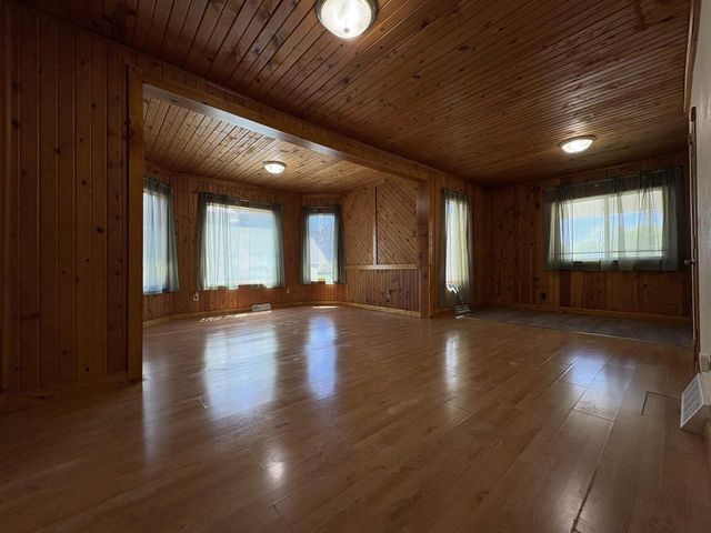 160 WASHBURN AVENUE, Oconto, WI 54153