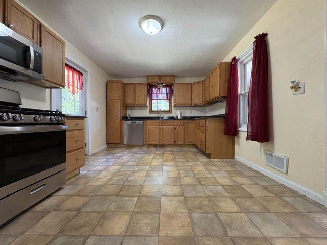 160 WASHBURN AVENUE, Oconto, WI 54153