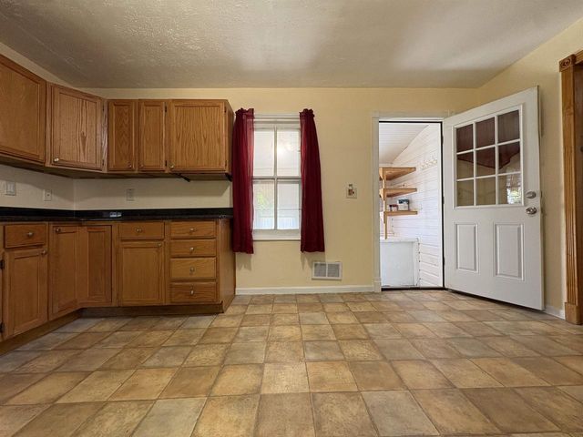 160 WASHBURN AVENUE, Oconto, WI 54153