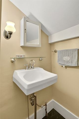 3396 Rockefeller Rd, Niles, NY 13118