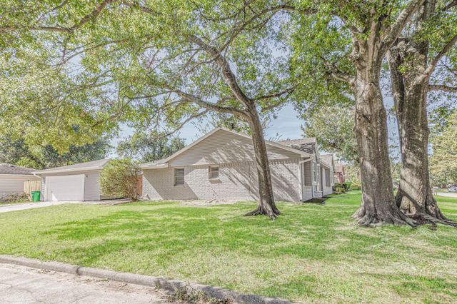 4318 Burkegate Drive, Spring, TX 77373