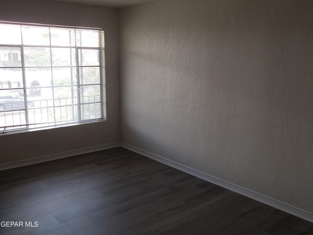 701 W Yandell Drive 8, El Paso, TX 79902