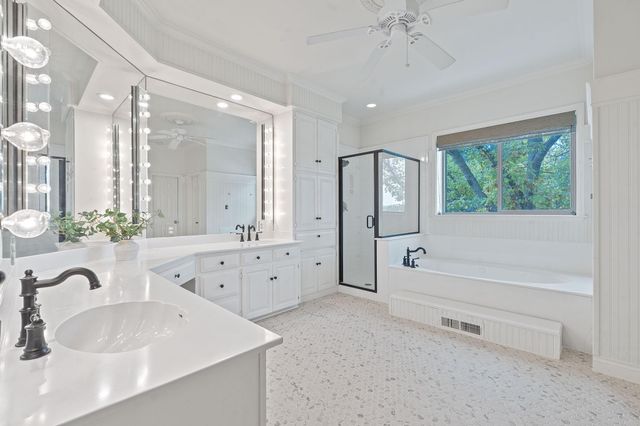 27030 Masters PKWY, Spicewood, TX 78669