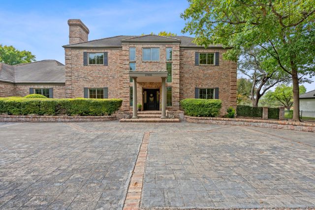 27030 Masters PKWY, Spicewood, TX 78669