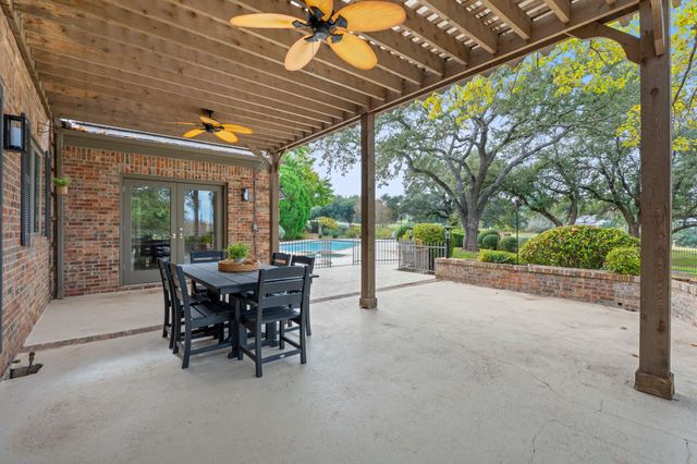 27030 Masters PKWY, Spicewood, TX 78669