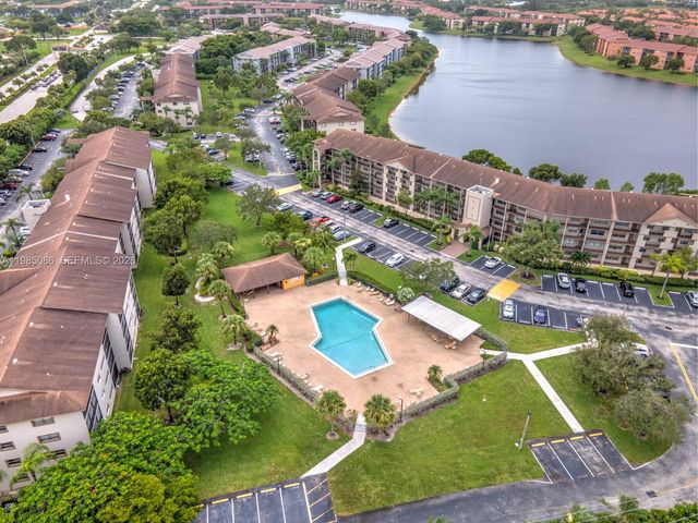 13500 SW 1st St 307U, Pembroke Pines, FL 33027