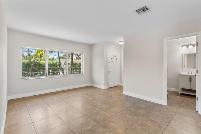 1015 NE 12th Street, Fort Lauderdale, FL 33304