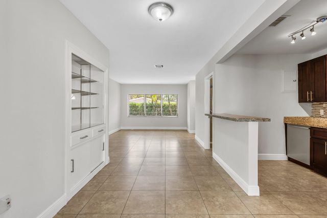 1015 NE 12th Street, Fort Lauderdale, FL 33304