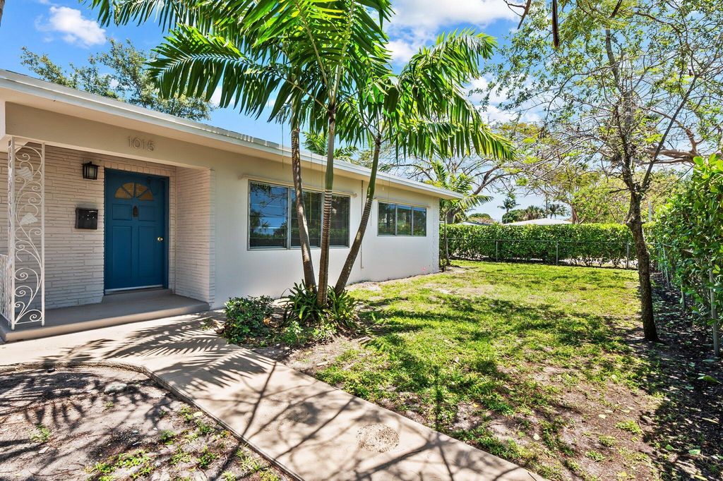 1015 NE 12th Street, Fort Lauderdale, FL 33304