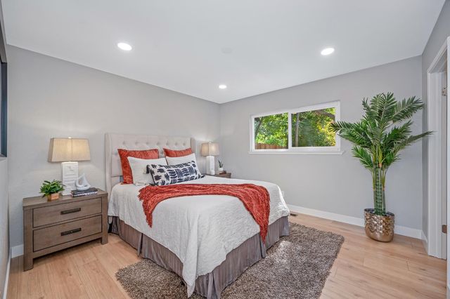 12730 Shockley Ct, Auburn, CA 95603