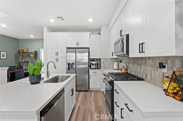 1752 Cayton Loop, West Covina, CA 91790