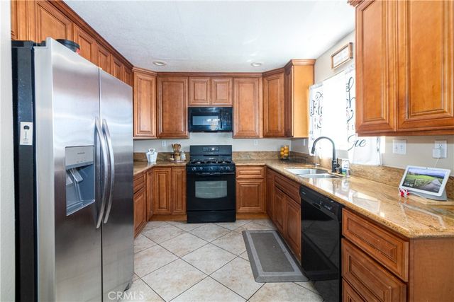 13363 Merry Oaks, Victorville, CA 92392