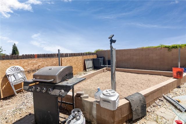 13363 Merry Oaks, Victorville, CA 92392