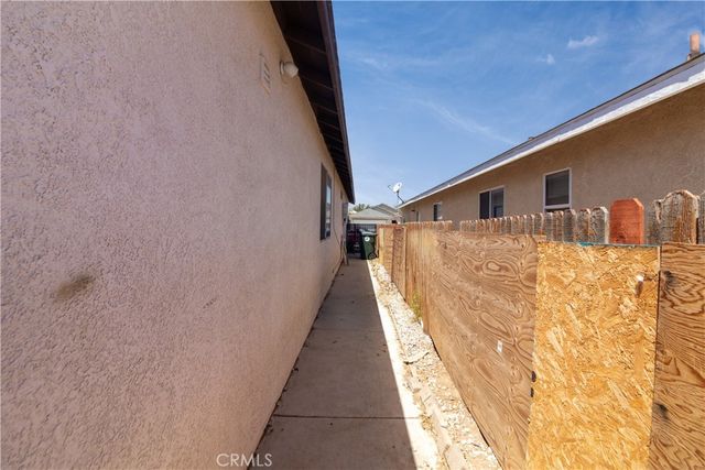 13363 Merry Oaks, Victorville, CA 92392