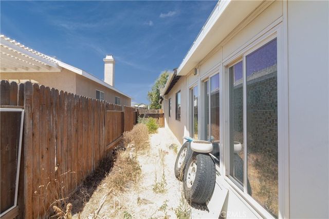 13363 Merry Oaks, Victorville, CA 92392