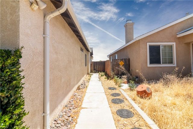 13363 Merry Oaks, Victorville, CA 92392