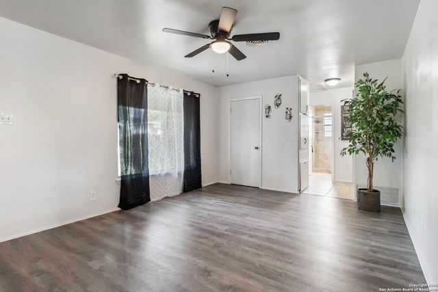 4714 Newcome, San Antonio, TX 78229