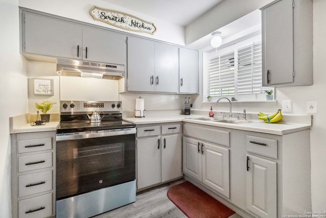 4714 Newcome, San Antonio, TX 78229