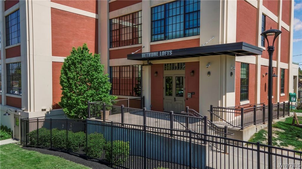 2915 Main Street 401, Buffalo, NY 14214