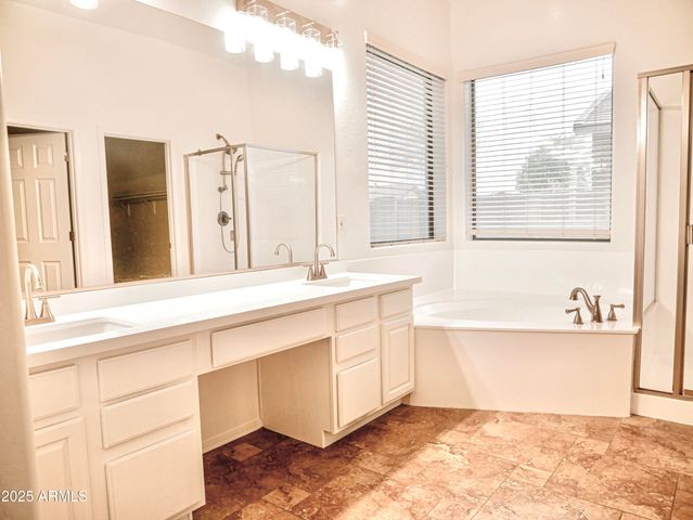 1024 W Ayrshire Trail, San Tan Valley, AZ 85143