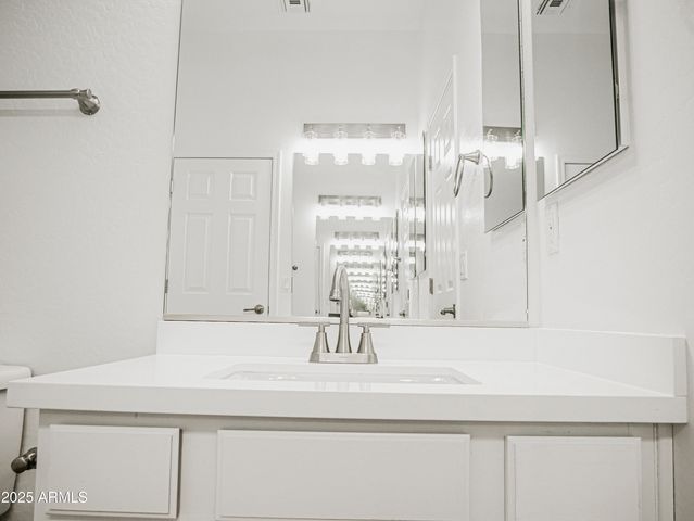 1024 W Ayrshire Trail, San Tan Valley, AZ 85143