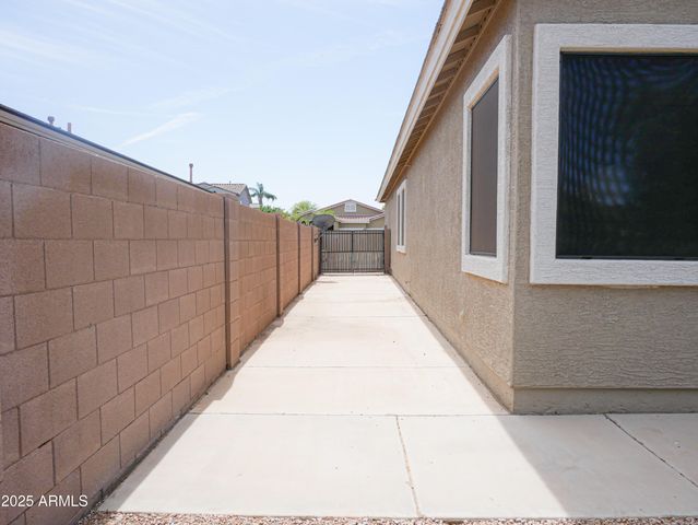 1024 W Ayrshire Trail, San Tan Valley, AZ 85143