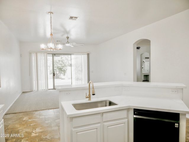 1024 W Ayrshire Trail, San Tan Valley, AZ 85143