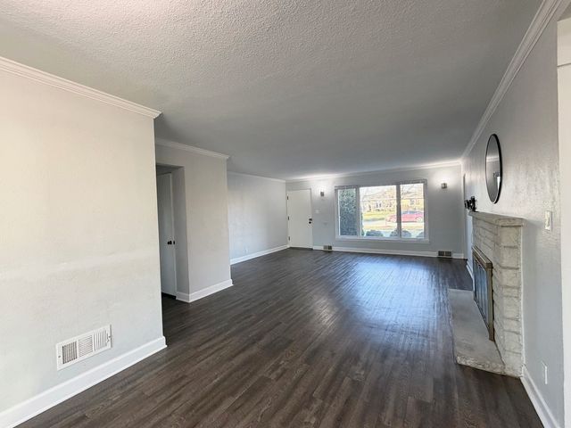 1616 Mayfield Avenue, Joliet, IL 60435