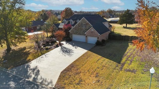 11200 Quail Crest Court, Fort Smith, AR 72916
